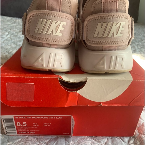 Nike Air Huarache City Low W , size 8.5 - Picture 7 of 7